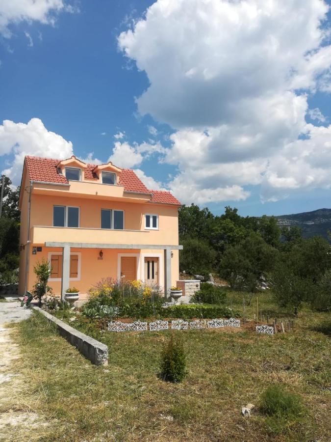 Castello Flower Apartment Kastela Luaran gambar