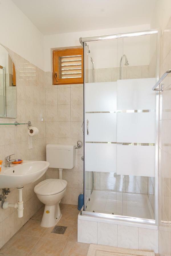 Castello Flower Apartment Kastela Luaran gambar