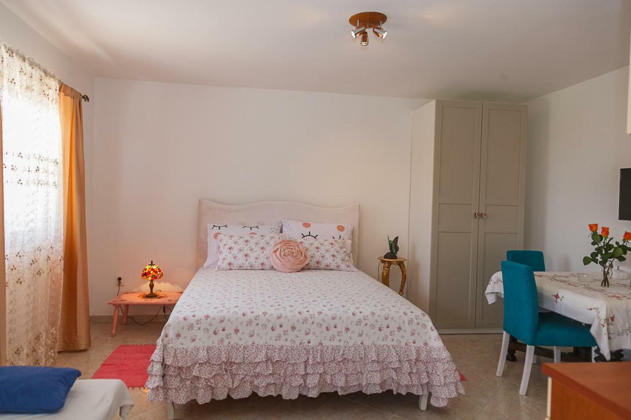 Castello Flower Apartment Kastela Luaran gambar