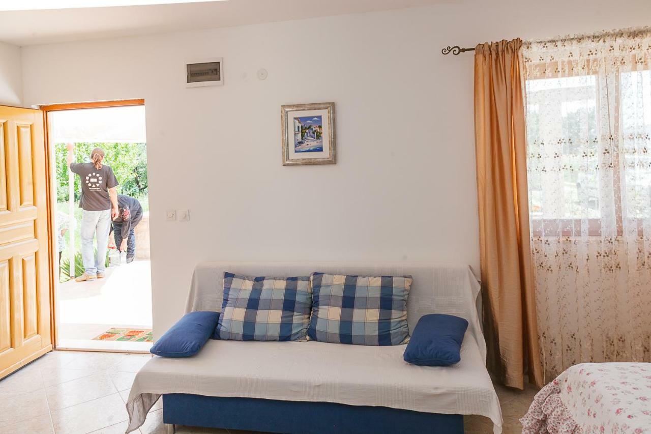 Castello Flower Apartment Kastela Luaran gambar