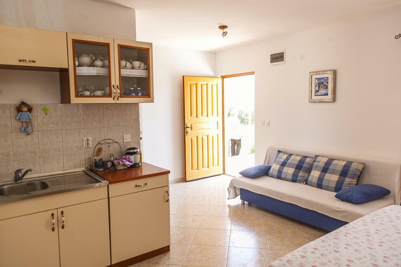 Castello Flower Apartment Kastela Luaran gambar